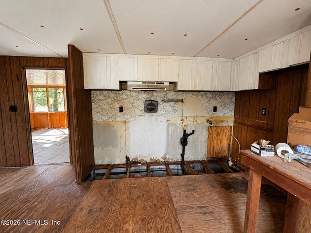 602 JUNIOR LAKE Drive, Interlachen, FL 32148