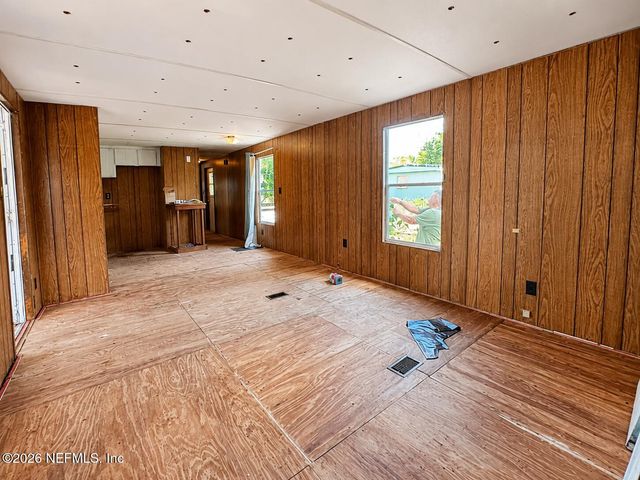 602 JUNIOR LAKE Drive, Interlachen, FL 32148