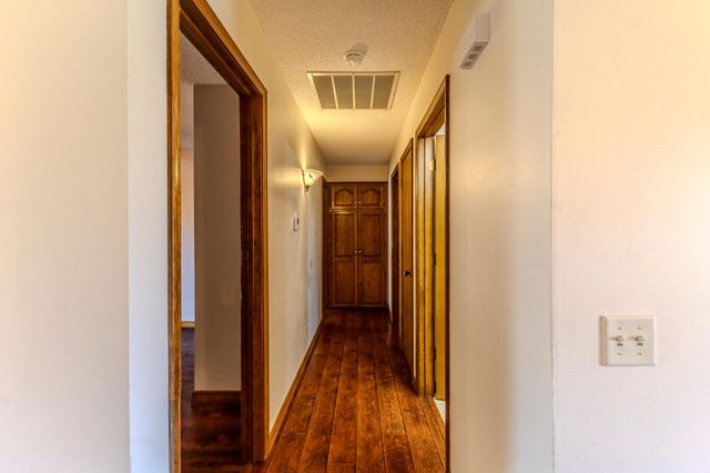 2115 S Hedgewood Drive, Bolivar, MO 65613