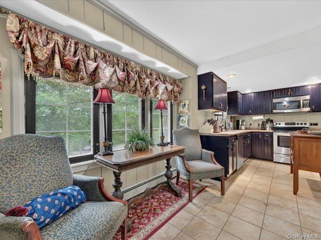 33 Willow Trail Court, Carmel, NY 10512