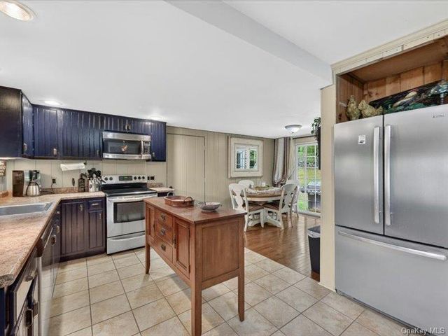 33 Willow Trail Court, Carmel, NY 10512