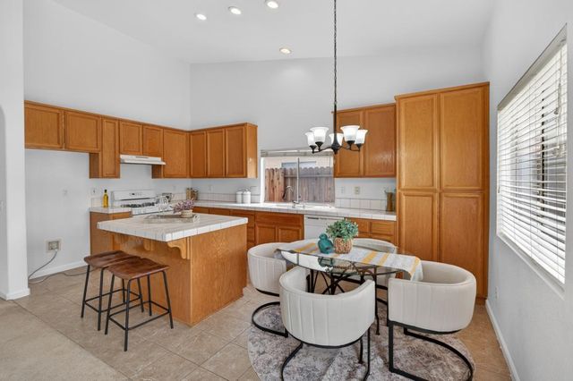 9028 Willowberry Way, Elk Grove, CA 95758