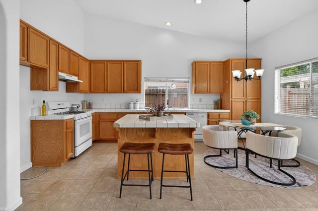 9028 Willowberry Way, Elk Grove, CA 95758