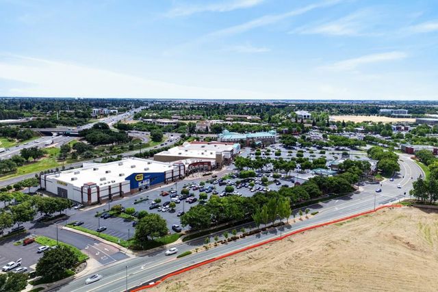 9028 Willowberry Way, Elk Grove, CA 95758