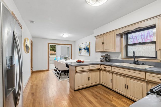 10513 S Avenue E, Chicago, IL 60617