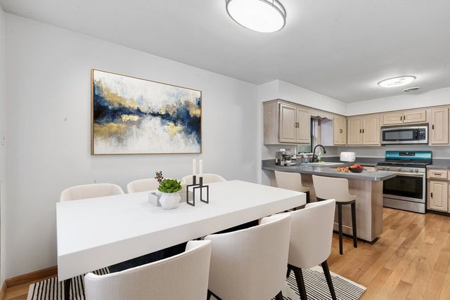 10513 S Avenue E, Chicago, IL 60617