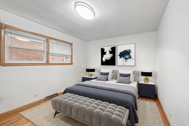 10513 S Avenue E, Chicago, IL 60617