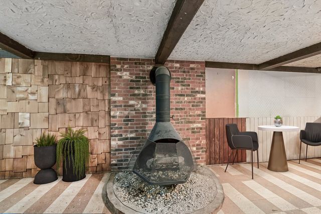 10513 S Avenue E, Chicago, IL 60617
