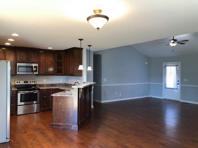 171 Raspberry Dr, Winchester, TN 37398