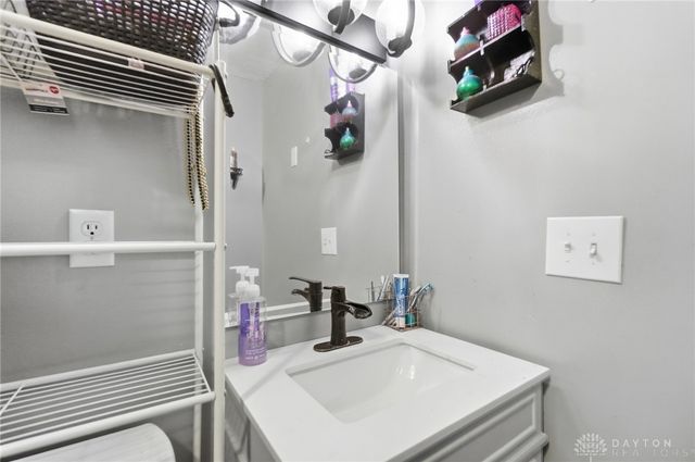 5641 Shady Oak Street, Huber Heights, OH 45424