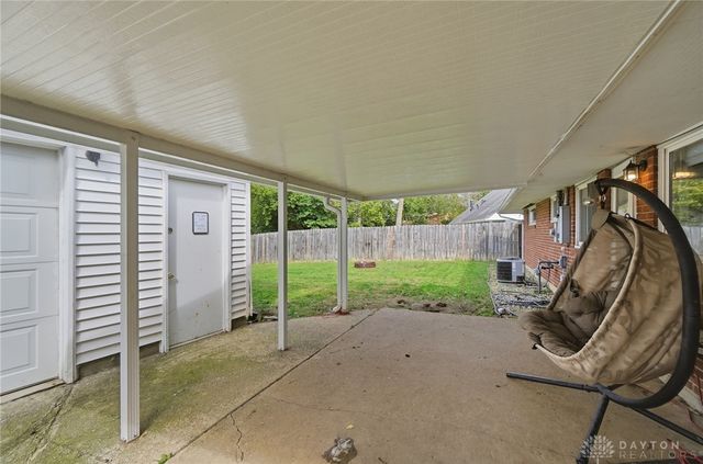 5641 Shady Oak Street, Huber Heights, OH 45424