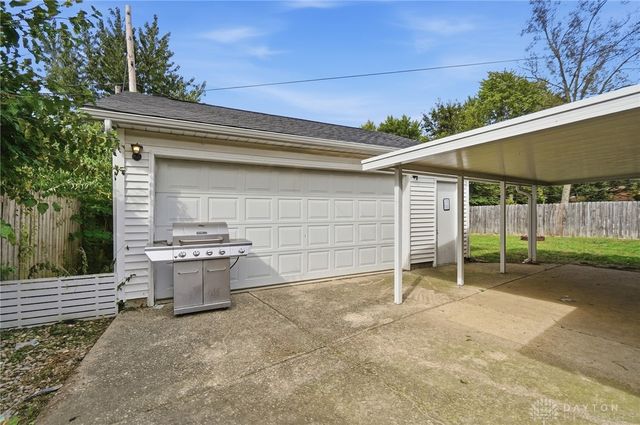 5641 Shady Oak Street, Huber Heights, OH 45424