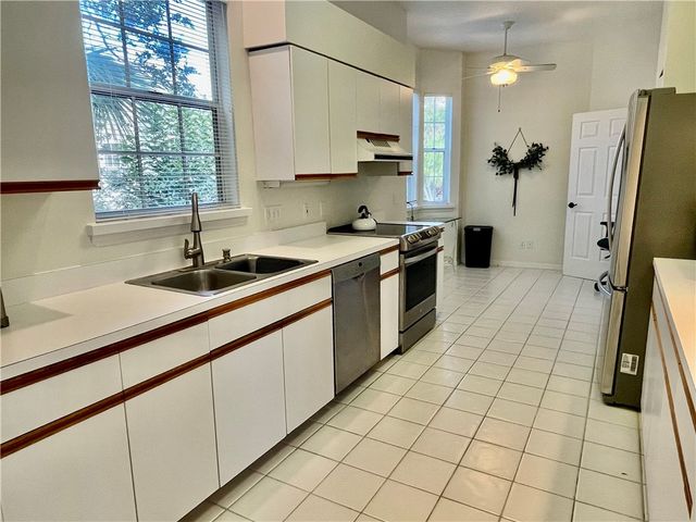 1460 Winding Oaks Circle W 104, Vero Beach, FL 32963