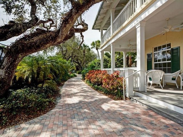 1460 Winding Oaks Circle W 104, Vero Beach, FL 32963