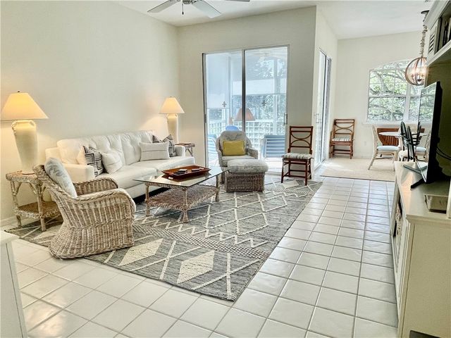 1460 Winding Oaks Circle W 104, Vero Beach, FL 32963