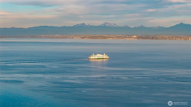 6897 Helena Street, Clinton, WA 98236