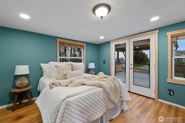 6897 Helena Street, Clinton, WA 98236