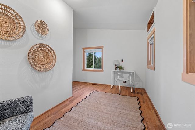 6897 Helena Street, Clinton, WA 98236