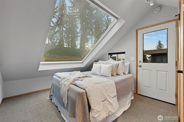 6897 Helena Street, Clinton, WA 98236