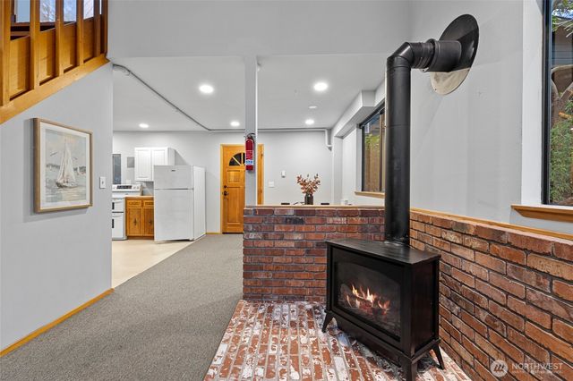 6897 Helena Street, Clinton, WA 98236