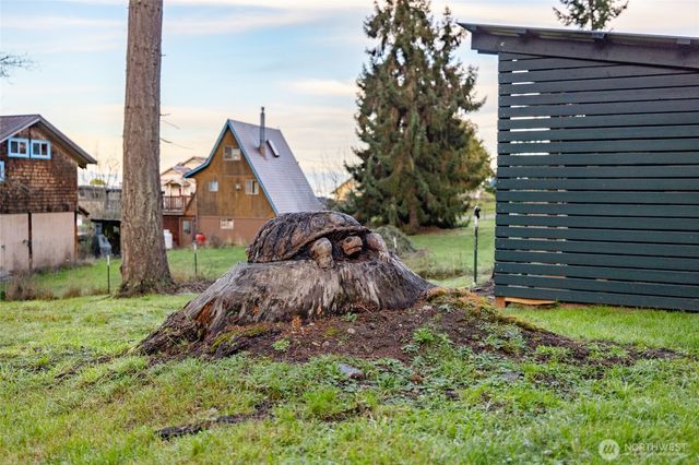 6897 Helena Street, Clinton, WA 98236