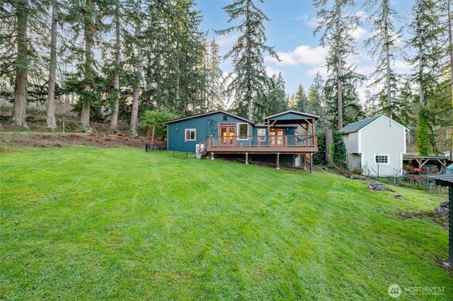 6897 Helena Street, Clinton, WA 98236