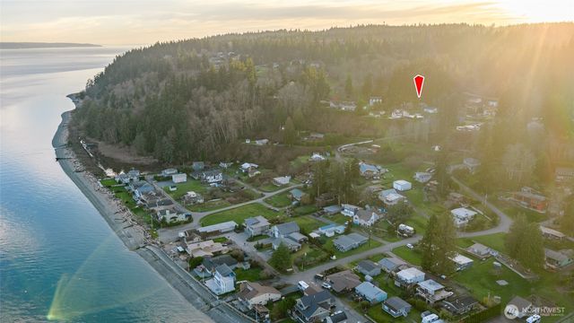 6897 Helena Street, Clinton, WA 98236