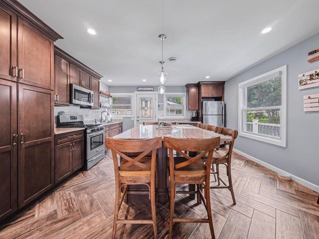 N2446 Knollwood DRIVE, Lake Geneva, WI 53147