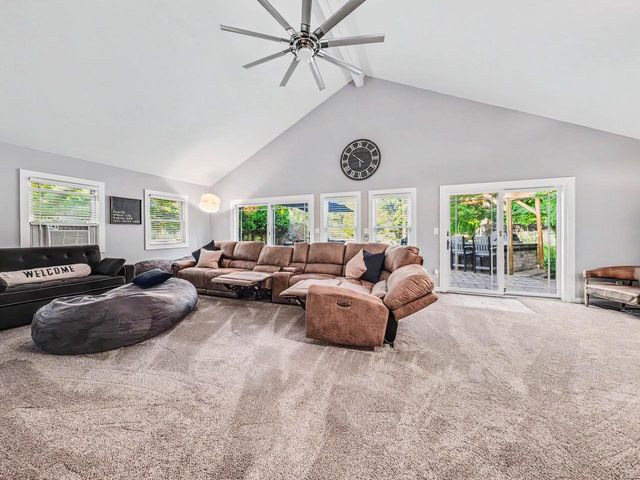N2446 Knollwood DRIVE, Lake Geneva, WI 53147