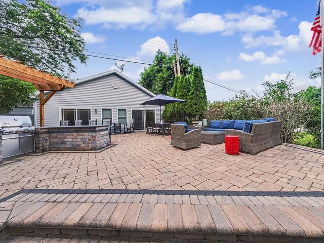 N2446 Knollwood DRIVE, Lake Geneva, WI 53147