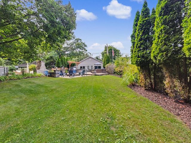 N2446 Knollwood DRIVE, Lake Geneva, WI 53147