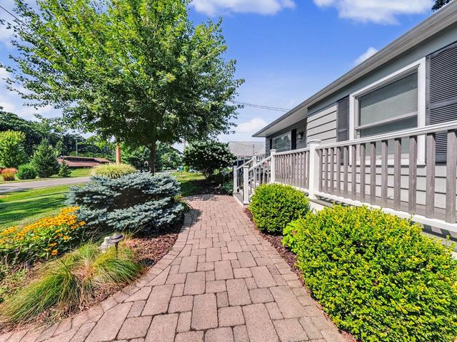 N2446 Knollwood DRIVE, Lake Geneva, WI 53147
