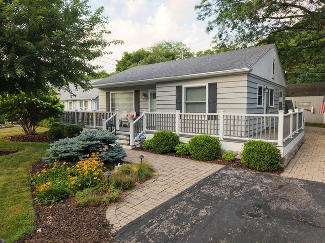 N2446 Knollwood DRIVE, Lake Geneva, WI 53147