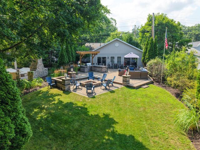 N2446 Knollwood DRIVE, Lake Geneva, WI 53147