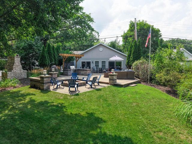N2446 Knollwood DRIVE, Lake Geneva, WI 53147
