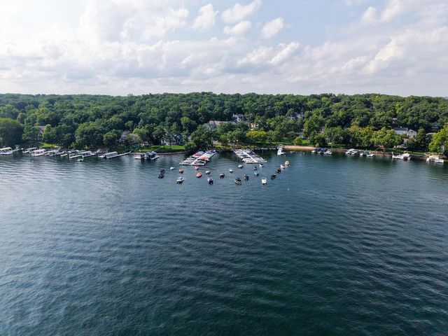 N2446 Knollwood DRIVE, Lake Geneva, WI 53147
