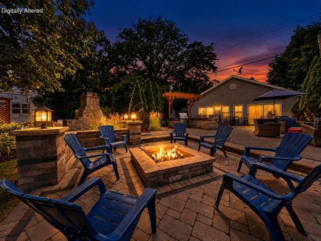 N2446 Knollwood DRIVE, Lake Geneva, WI 53147