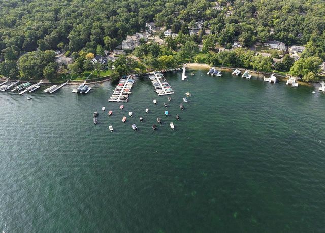 N2446 Knollwood DRIVE, Lake Geneva, WI 53147