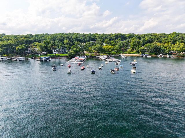 N2446 Knollwood DRIVE, Lake Geneva, WI 53147