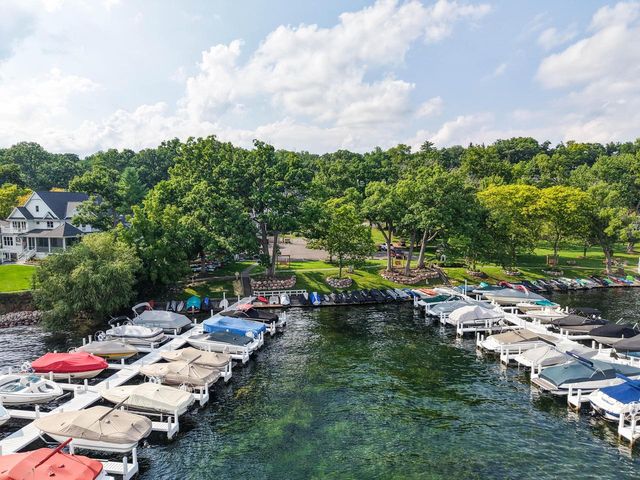 N2446 Knollwood DRIVE, Lake Geneva, WI 53147