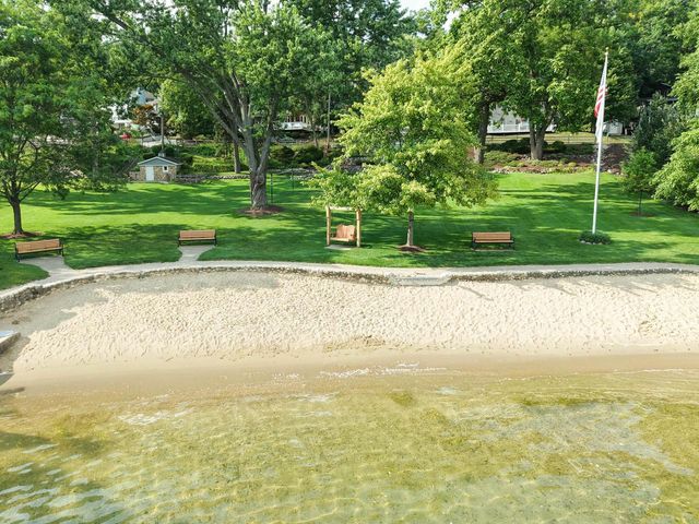 N2446 Knollwood DRIVE, Lake Geneva, WI 53147