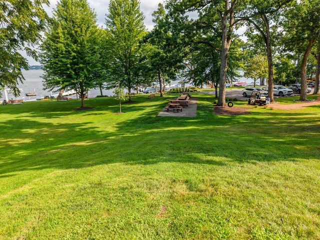 N2446 Knollwood DRIVE, Lake Geneva, WI 53147