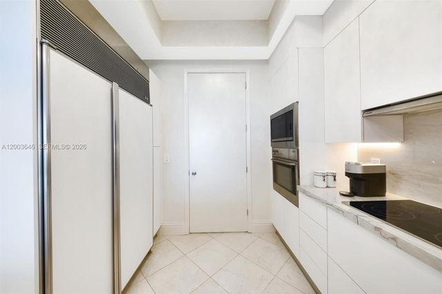 100 S Pointe Dr 702, Miami Beach, FL 33139