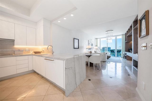 100 S Pointe Dr 702, Miami Beach, FL 33139