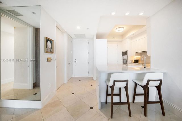 100 S Pointe Dr 702, Miami Beach, FL 33139