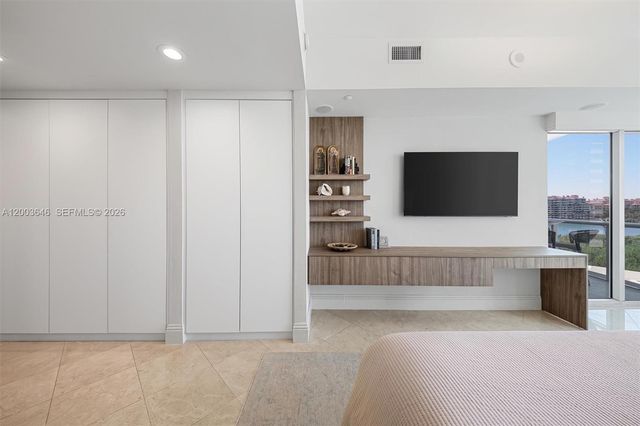 100 S Pointe Dr 702, Miami Beach, FL 33139