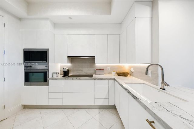 100 S Pointe Dr 702, Miami Beach, FL 33139