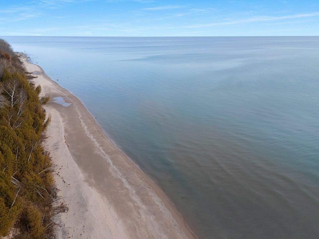 N1356 LAKESHORE ROAD, Kewaunee, WI 54216