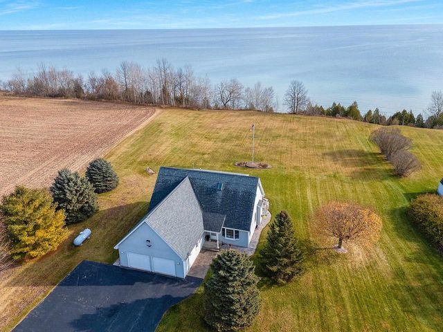 N1356 LAKESHORE ROAD, Kewaunee, WI 54216
