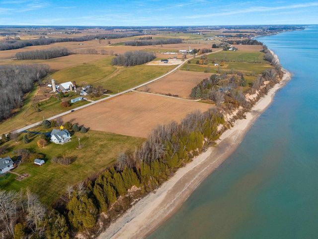 N1356 LAKESHORE ROAD, Kewaunee, WI 54216